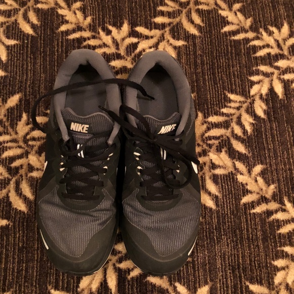 Nike Running Shoes in Black - Picture 5 of 5